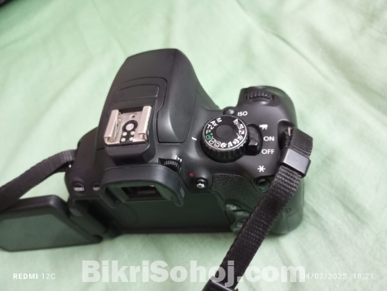 Cannon EOS 650D + Prime Lens+ New Battery+ Charger+64 GB SD